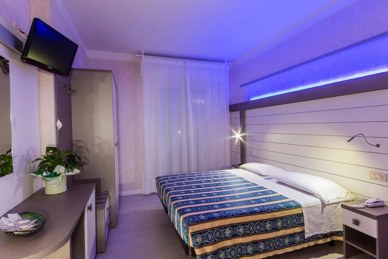 Hotel Record Riccione 3*,
